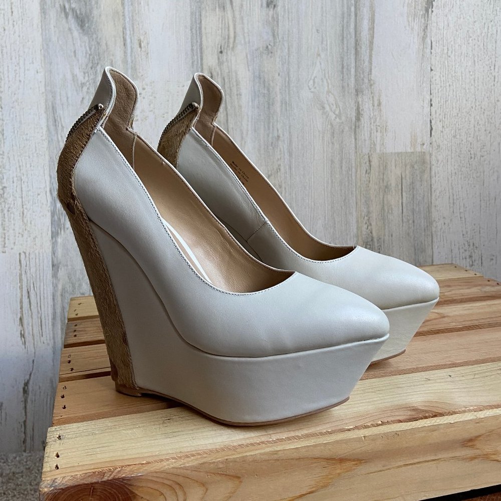 Kate Ferguson Size 6.5 Cassamassima Platform Heels Ivory Color Calf Hair Detail